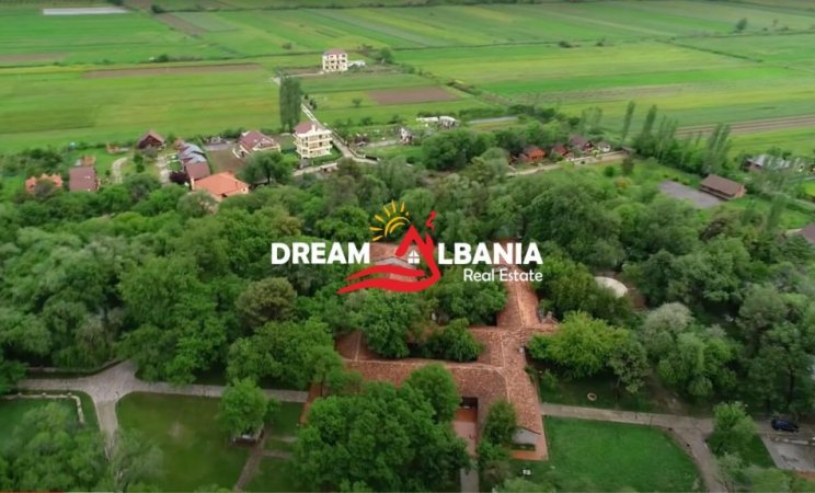 Lezhe, shitet toke , 4.950 m² 297.000 € (ne Ishull Lezhe ngjitur me Hotelin e Gjuetise)