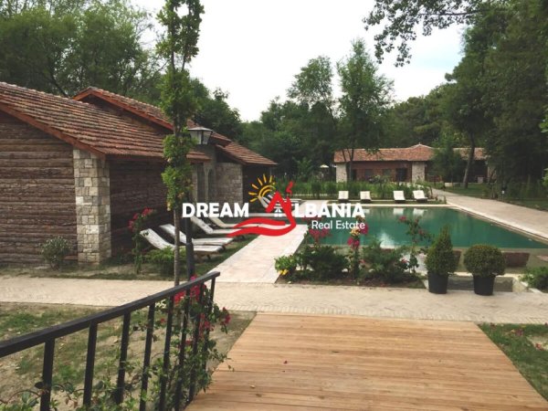 Lezhe, shitet toke , 4.950 m² 297.000 € (ne Ishull Lezhe ngjitur me Hotelin e Gjuetise)