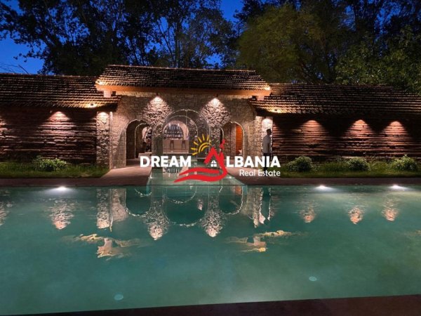 Lezhe, shitet toke , 4.950 m² 297.000 € (ne Ishull Lezhe ngjitur me Hotelin e Gjuetise)