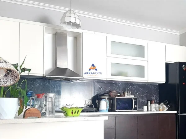 Tirane, shitet apartament 2+1+Ballkon Kati 3, 80 m² 155.000 € (NE FRESK)