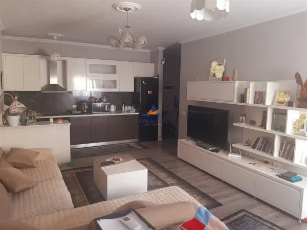 Tirane, shitet apartament 2+1+Ballkon Kati 3, 80 m² 155.000 € (NE FRESK)