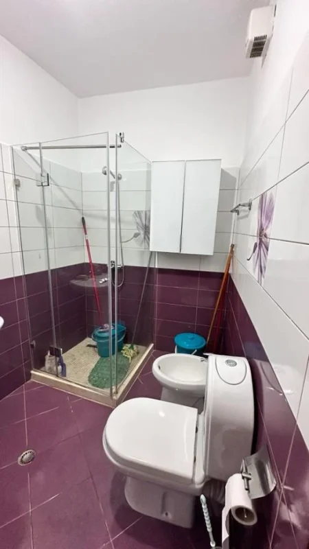 Tirane, jepet me qera apartament 2+1 Kati 5, 110 m² 500 € (Perballe Concept Home)