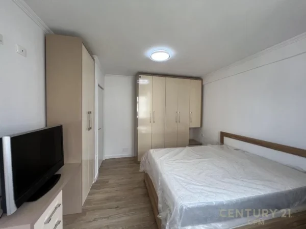 Tirane, jepet me qera apartament 1+1 Kati 3, 80 m² 750 € 