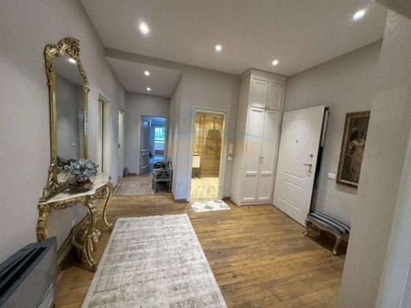 Tirane, shitet apartament+verande | Penthouse 3+1+Ballkon Kati 5, 231 m² 500.000 € 