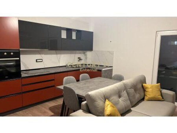 Tirane, jepet me qera apartament 1+1 Kati 2, 65 m² 550 € (Rruga Margarita Tutulani)