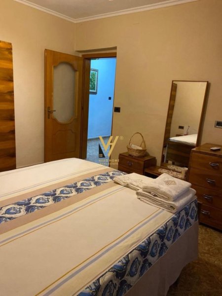 Tirane, jepet me qera apartament 2+1+Ballkon Kati 3, 80 m² 550 € (TE XHAMIA E TABAKEVE)