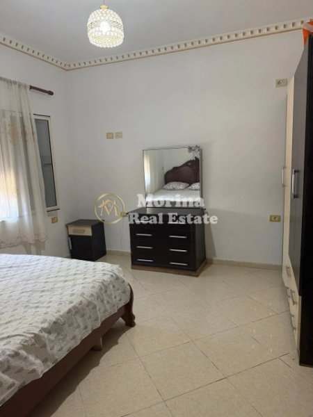 Tirane, jepet me qera apartament 2+1 Kati 1, 120 m² 300 € (Laprake)
