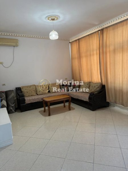 Tirane, jepet me qera apartament 2+1 Kati 1, 120 m² 300 € (Laprake)