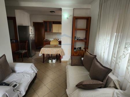 Tirane, jepet me qera apartament 1+1 Kati 6, 60 m² 500 € 