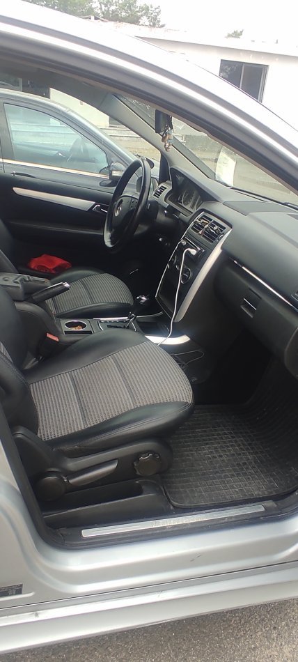 Tirane, shes makine Bclass Benzin+Gaz, automatik Kondicioner 300 km 3.500 €