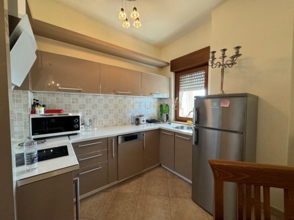 Tirane, jepet me qera apartament 1+1+Aneks+Ballkon Kati 11, 75 m² 700 € 