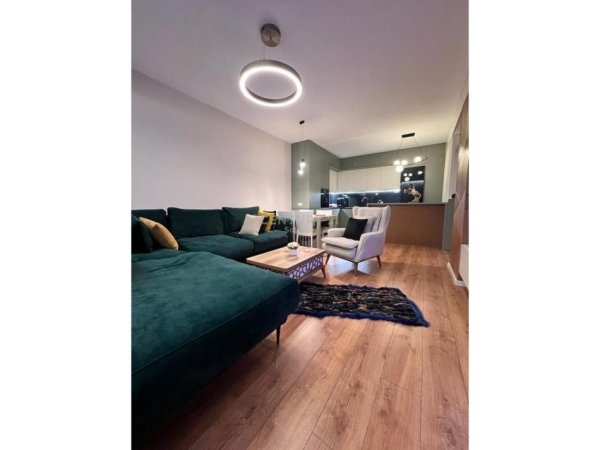 Tirane, jepet me qera apartament 2+1 Kati 8, 108 m² 1.000 € (KOMPLEKSI STAR)