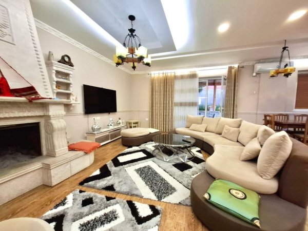 Tirane, jepet me qera apartament 1+1+Ballkon Kati 1, 130 m² (550 €)  (Rruga e Elbasanit Fakulteti ekonomik)