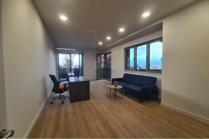 jepet me qera zyre Kati 10,  (Lion Park)