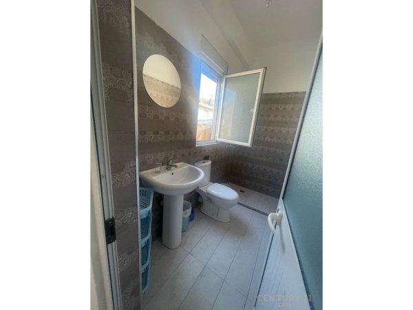 Tirane, jepet me qera apartament 2+1 Kati 4, 60 m² 400 € (Oxhaku)