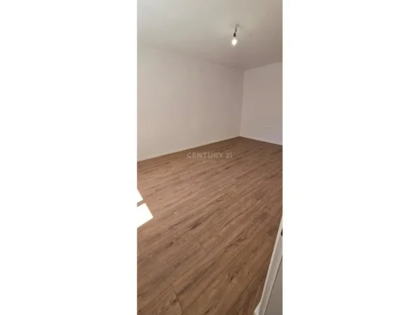 Tirane, shitet apartament 1+1 , 5 m² 110.000 € (Rruga Muhamed Gjollesha)