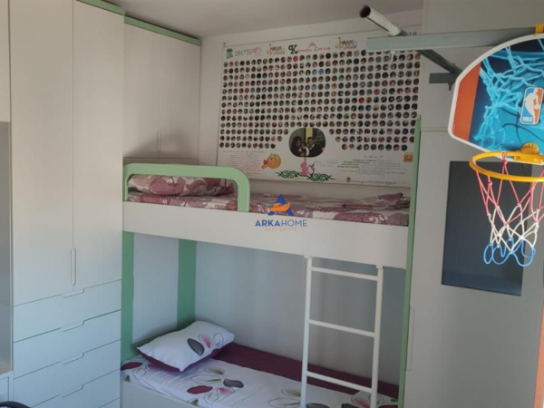 Tirane, jepet me qera apartament 2+1+Ballkon Kati 3, 73 m² 600 € (ISH UZINA DINAMO)