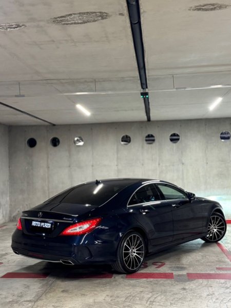 Tirane, shes makine Mercedes CLS Amg 4 matic Nafte, blu e errët automatik 150 km 20.500 €