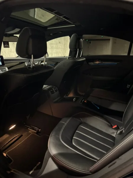 Tirane, shes makine Mercedes CLS Amg 4 matic Nafte, blu e errët automatik 150 km 20.500 €