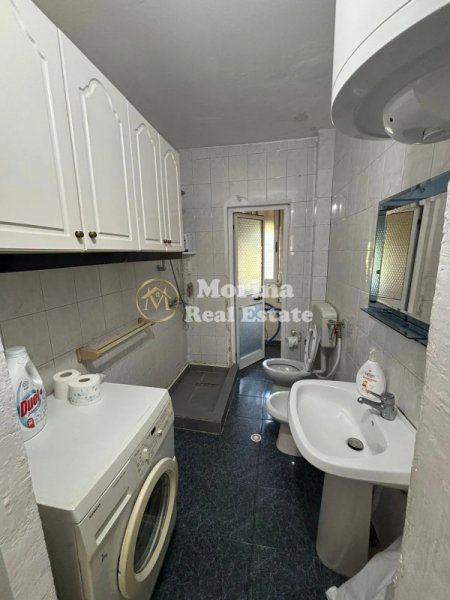 Tirane, jepet me qera apartament 1+1 Kati 3, 60 m² 400 € (Parku i Autobuzave)