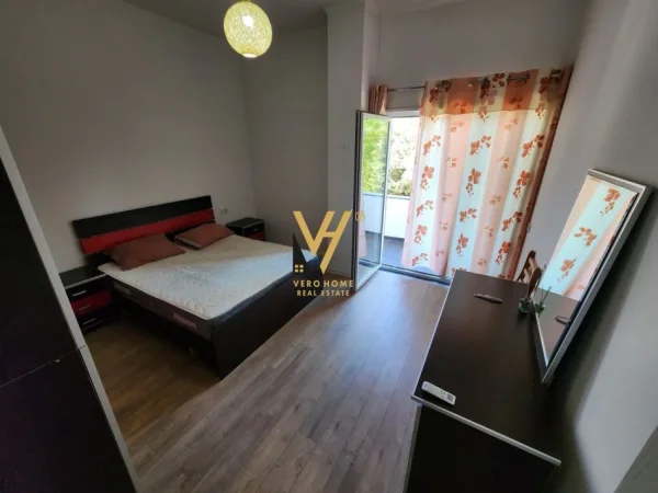 Tirane, jepet me qera apartament 2+1+Ballkon Kati 1, 100 m² 850 € (RRUGA PETI, PRANE HOTEL SOKRATI)