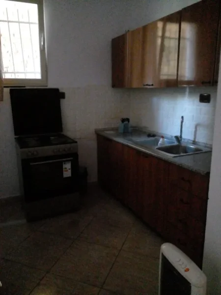 Tirane, shitet apartament 1+1 Kati 1, 