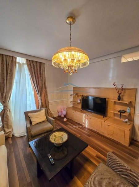 Tirane, jepet me qera apartament 1+1 Kati 1, 75 m² 800 € (Rruga Qemal Stafa)