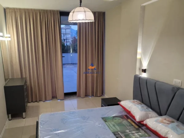 Tirane, shitet apartament 2+1+Ballkon Kati 1, 100 m² 160.000 € (TEK KOMPLEKSI MALEZJAN)