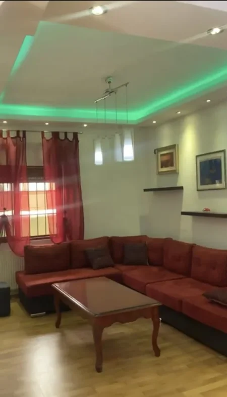 Tirane, jepet me qera shtepi 2+1 Kati 1, 85 m² 500 € (Xhamia Don Bosko)
