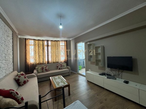 Tirane, jepet me qera apartament 2+1 Kati 4, 82 m² 400 € (Rruga Muhamed Deliu)