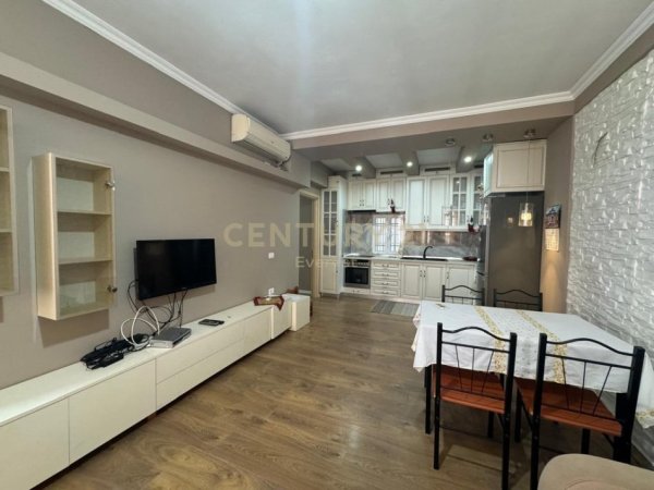 Tirane, jepet me qera apartament 2+1 Kati 4, 82 m² 400 € (Rruga Muhamed Deliu)
