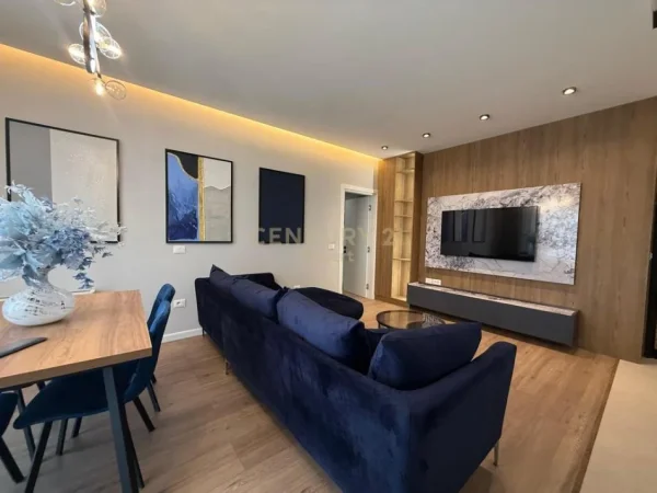 Tirane, jepet me qera apartament 2+1 Kati 6, 101 m² 1.500 € (Rruga e Barrikadave)