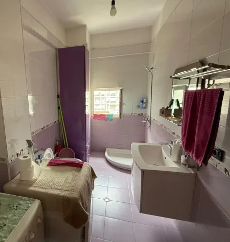 Tirane, jepet me qera apartament 2+1 Kati 3, 90 m² 600 € (Mbikalimi i Komunes se Parisit)