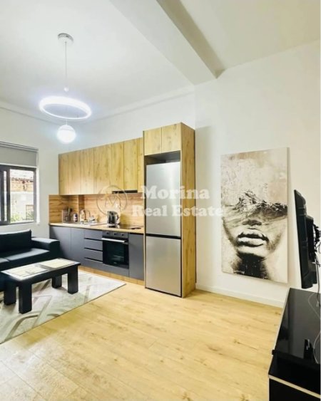 Tirane, jepet me qera apartament 1+1 Kati 1, 60 m² 650 € (Barrikada)