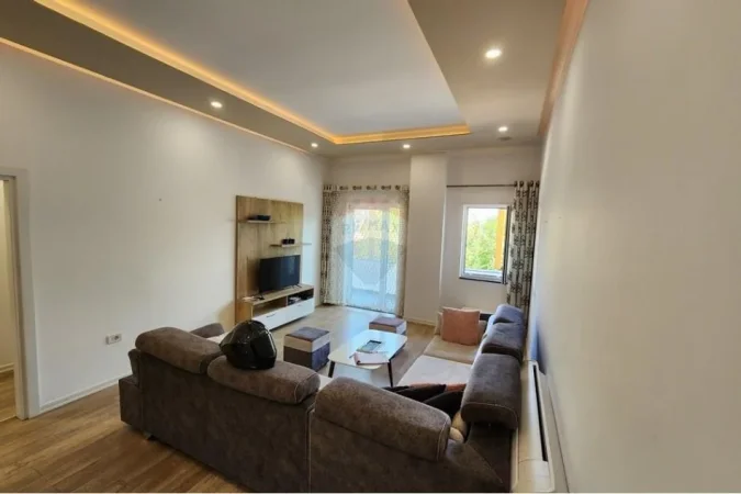 Tirane, jepet me qera apartament 2+1 , 130 m² 800 € (Kopshti Zoologjik)