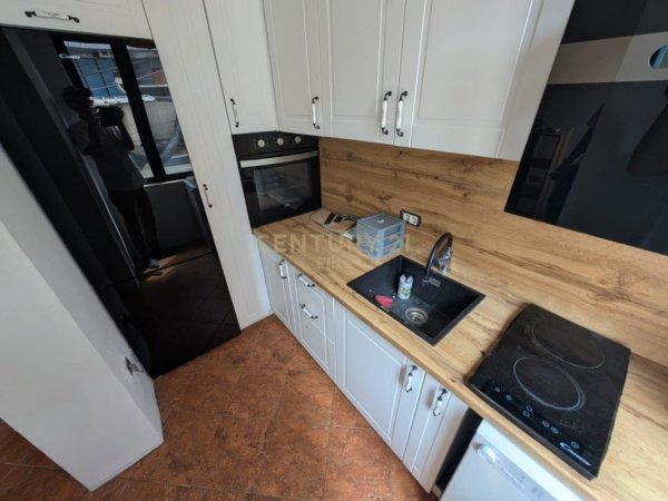 Tirane, jepet me qera apartament 1+1 Kati 2, 48 m² 650 € (Rruga Nikolla Tupe)