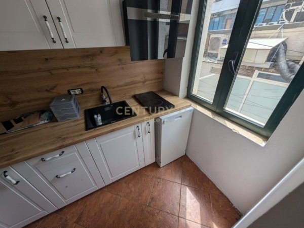 Tirane, jepet me qera apartament 1+1 Kati 2, 48 m² 650 € (Rruga Nikolla Tupe)