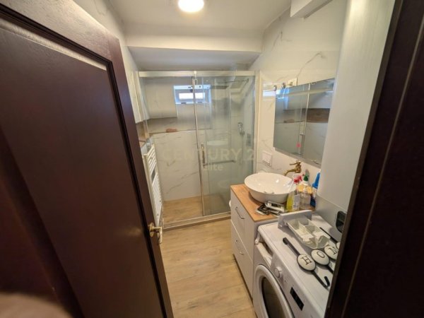 Tirane, jepet me qera apartament 1+1 Kati 2, 48 m² 650 € (Rruga Nikolla Tupe)