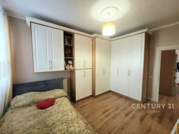 Tirane, jepet me qera apartament 2+1+BLK Kati 6, 89 m² 600 Euro (Liqeni i Thate)