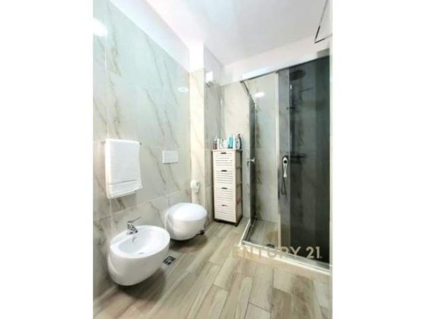 Tirane, jepet me qera apartament 2+1+BLK Kati 6, 89 m² 600 Euro (Liqeni i Thate)