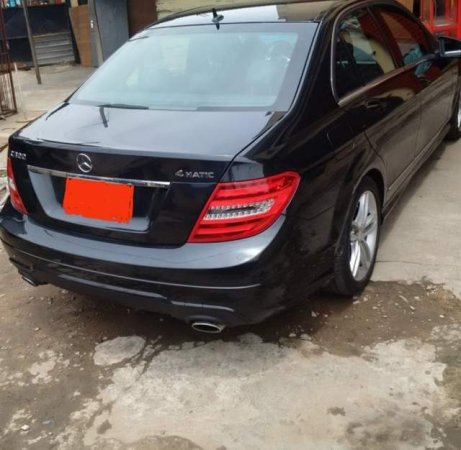 Tirane, shitet makine Mercedes-Benz C300 Viti 2013, 9.900 Euro