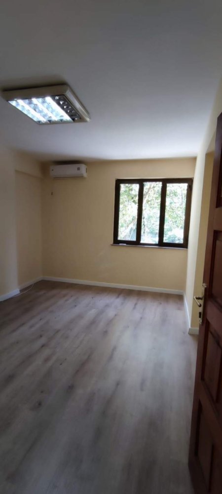 Tirane, jepet me qera apartament 1+1 Kati 2, 30 m² 290 Euro (Bulevardi Gjergj Fishta)