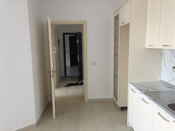 Tirane, jepet me qera 1+1+BLK Kati 5, 29.000 Leke