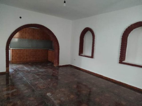 Tirane, jepet me qera shtepi 2+1 140 m² 40.000 Leke