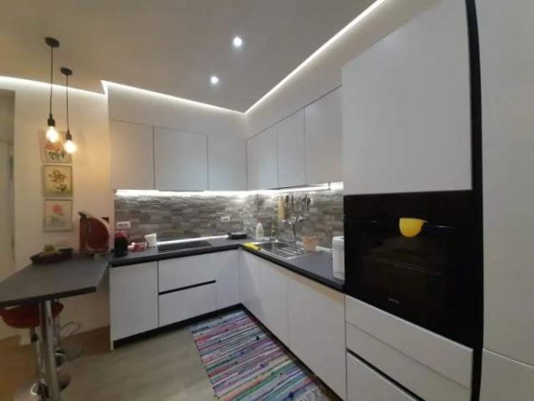 Tirane, shitet apartament Kati 8, 65 m² 99.000 Euro (Dritan Hoxha)