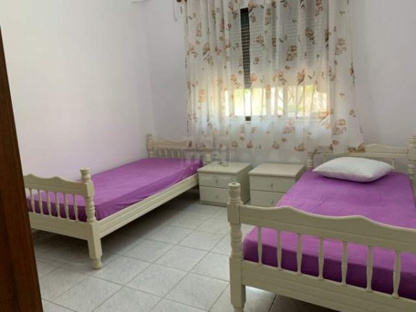 Tirane, jepet me qera apartament 3+1+BLK 126 m² 400 Euro (Zoja e Keshillit te Mire)