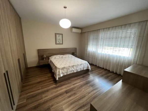 Tirane, jepet me qera apartament Kati 2, 135 m² 1.200 Euro
