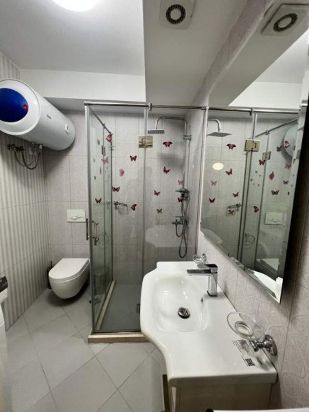 Tirane, jepet me qera apartament Kati 2, 135 m² 1.200 Euro