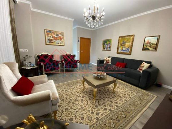 Tirane, jepet me qera apartament 2+1+BLK Kati 9, 130 m² 1.500 Euro (rruga e barrikadave)
