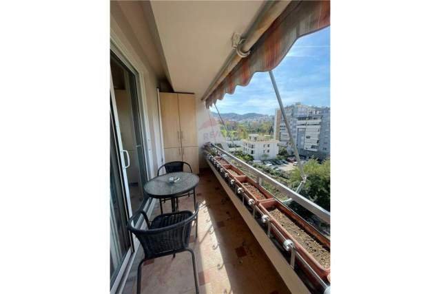 Tirane, jepet me qera apartament 2+1+BLK Kati 7, 130 m² 550 Euro (Liqeni Artificial)